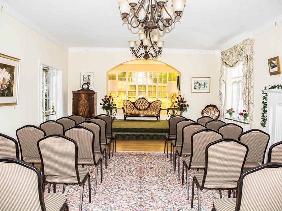 The Manor On Front Bed and Breakfast Harrisburg Buitenkant foto