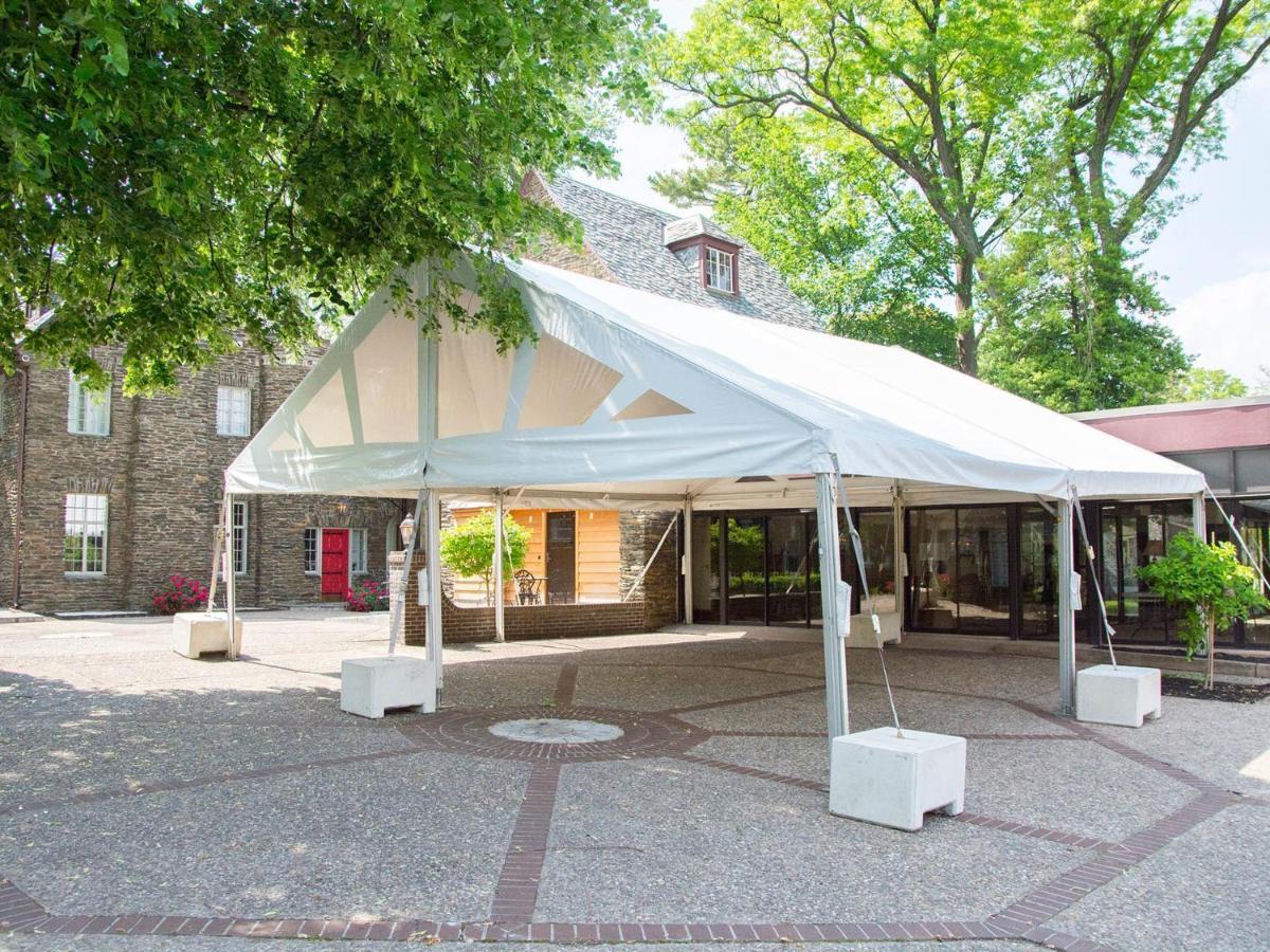 The Manor On Front Bed and Breakfast Harrisburg Buitenkant foto